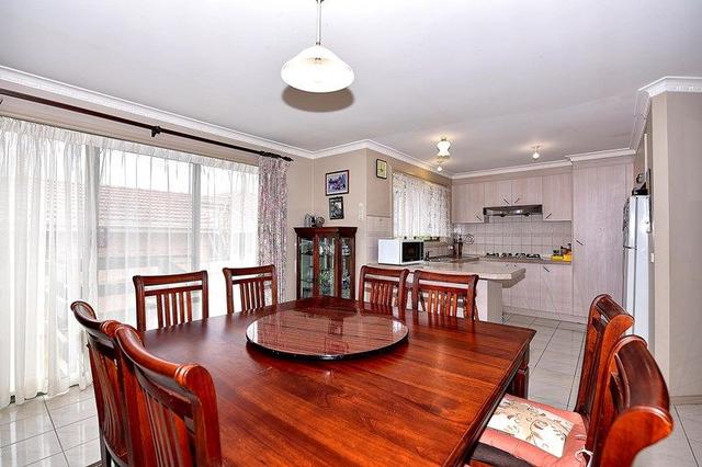 2/4 Rolls Court, VIC 3150