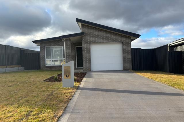 14A Davis Crescent, NSW 2850