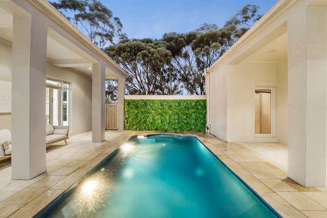 6 Raymond Court, VIC 3036