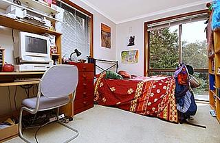 Bed 3 (2004-07-14)