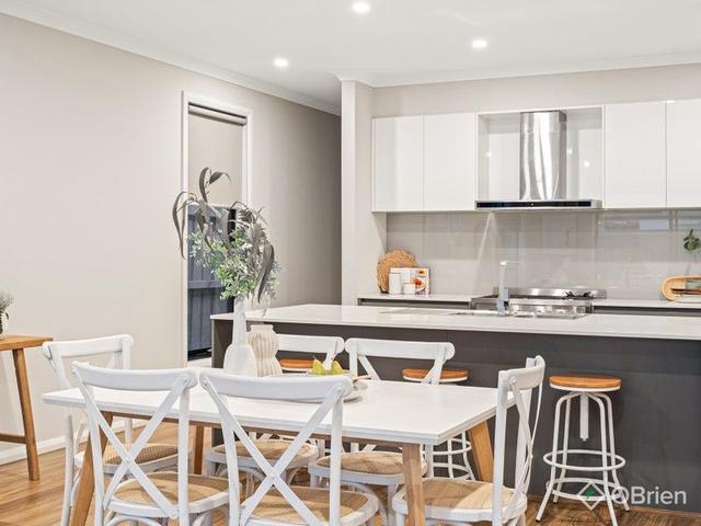 8 Sustain Circuit, VIC 3975