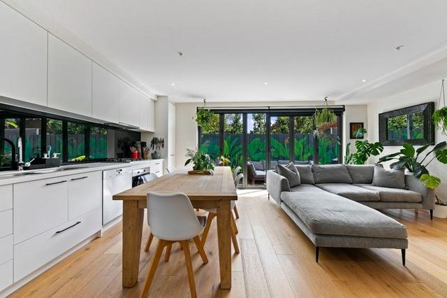 2/23 Irving Avenue, VIC 3181