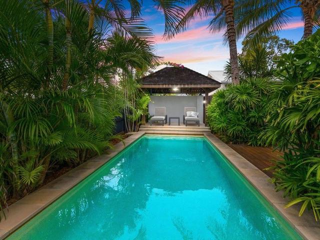57 Arlington Esplanade, QLD 4879