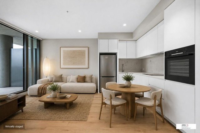 1009/272 Normanby Road, VIC 3205