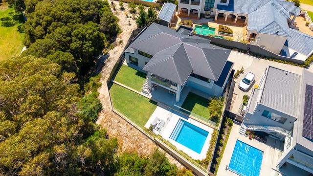 17A Queenscliff Court, WA 6025