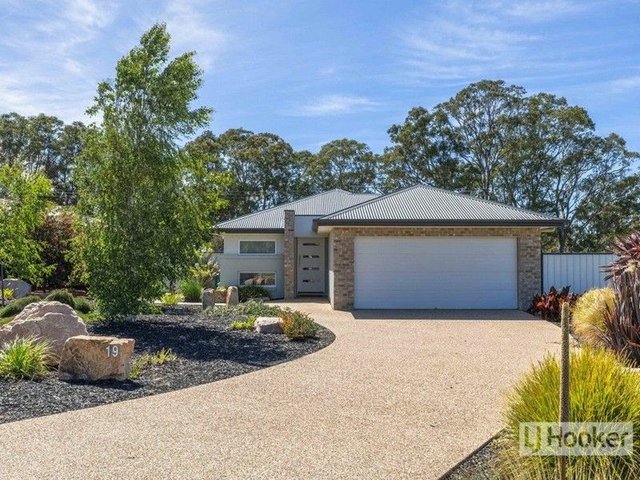19 Aquabella Drive, VIC 3878