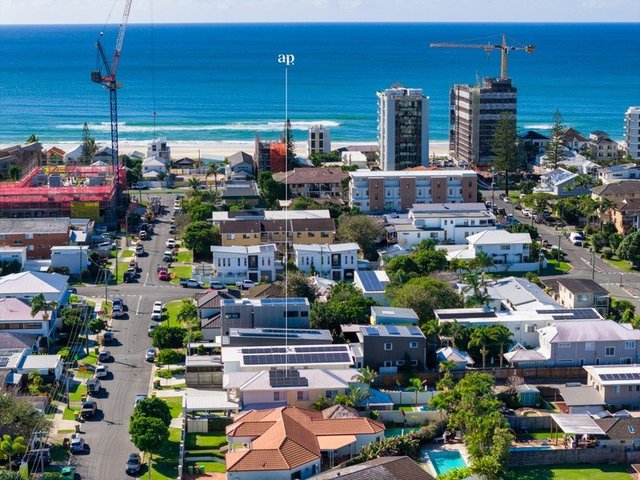 26 Fourteenth Avenue, QLD 4221