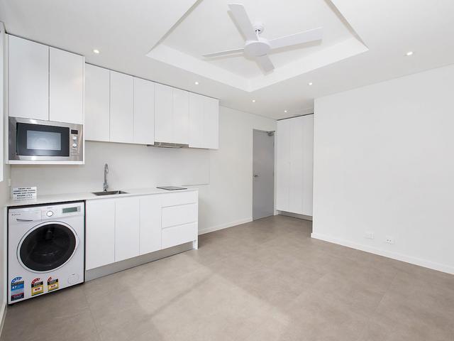 8/33 Hampden Street, NSW 2209