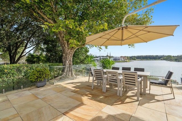 1 Greystone/125 Santa Cruz Boulevard, QLD 4226