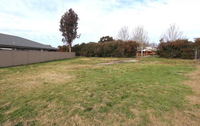 8 Yellow Box Place, NSW 2795