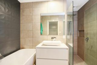 Bathroom (2017-06-28)