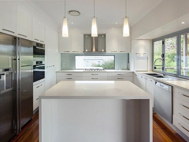 10 Newcastle Street, QLD 4103