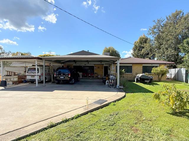 2 Warrina Crescent, NSW 2400