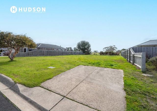 25 Madeira Close, VIC 3305