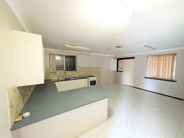 7 Woodford Court, WA 6064