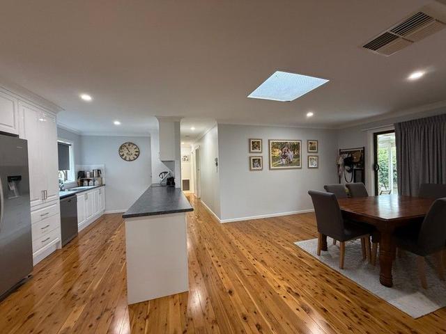 796 St James Crescent, NSW 2640