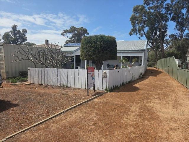 14 Manning Street, WA 6220