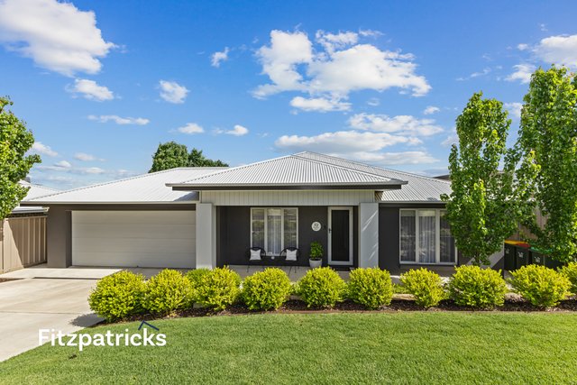 93 Bradman Drive, NSW 2650