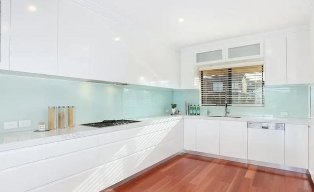 10 Gertrude St, NSW 2093