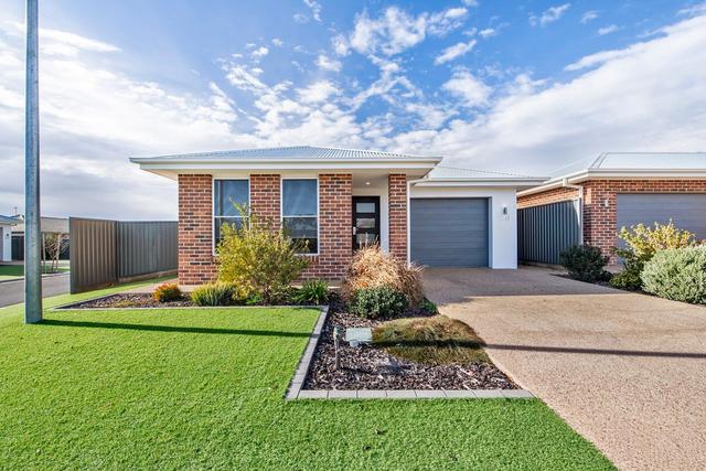 28 Manchurian Circuit, NSW 2830