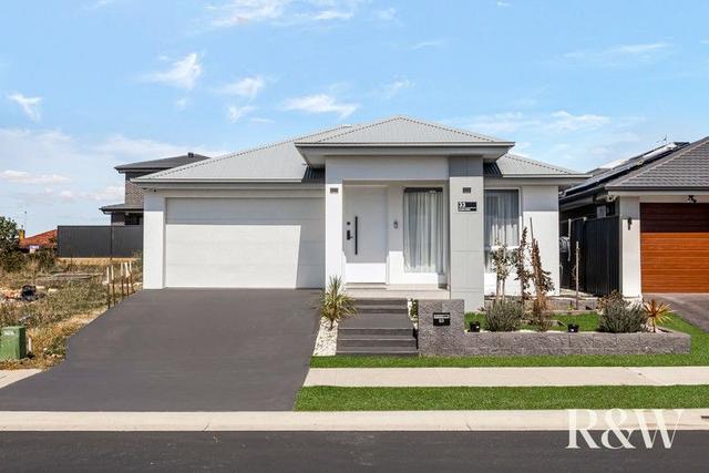 33 Globe Street, NSW 2765