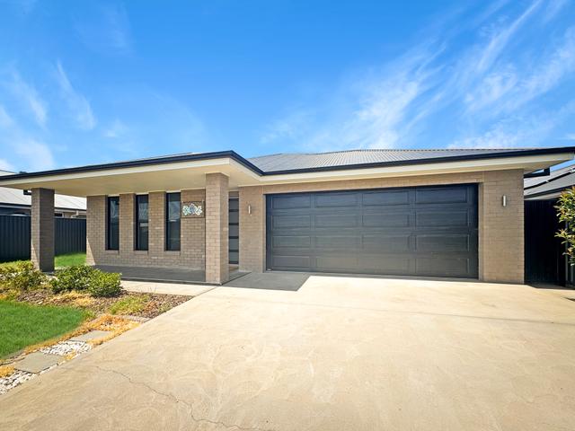 13 Sea Crescent, NSW 2830