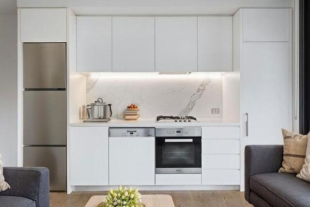 210/77 Queens Road, VIC 3000