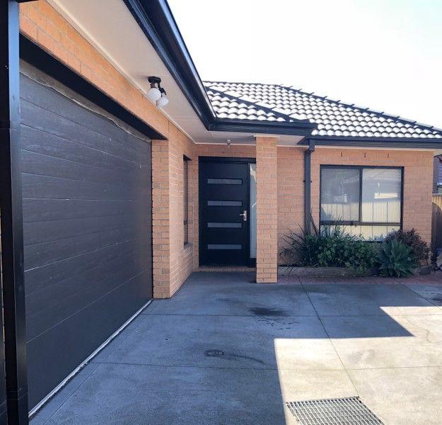 2/74 Plumpton  Avenue, VIC 3046