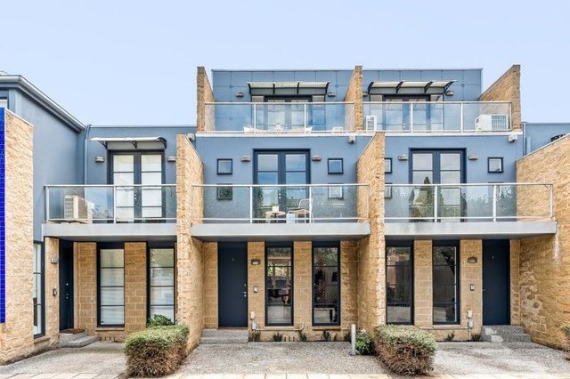 2/7 Fairfield Road, VIC 3078