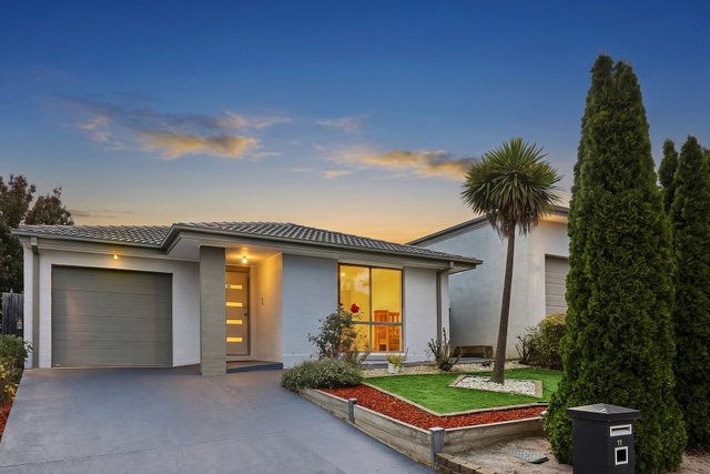 11 Gladys Lister Street, ACT 2913