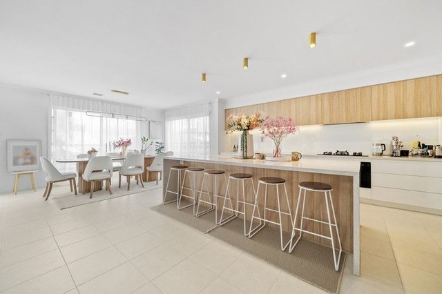 2 Milsom Avenue, VIC 3336