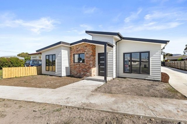 1/11 Hawker Street, VIC 3825