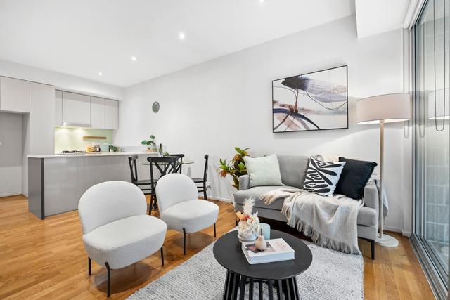 2/24-26 Milton Street, VIC 3184