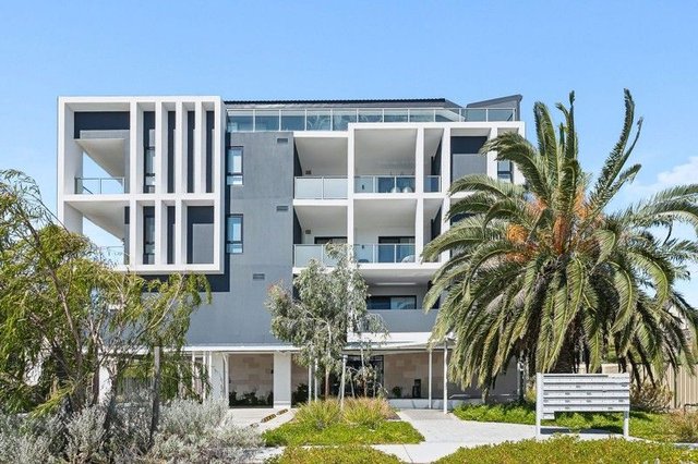 4/11 Melville Parade, WA 6151