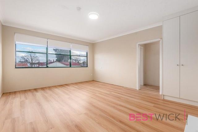 1/235 Russell Street, NSW 2795