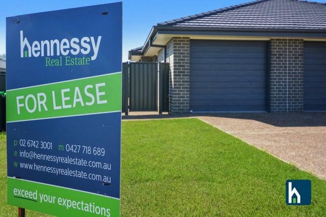 2/9 Favell Street, NSW 2380