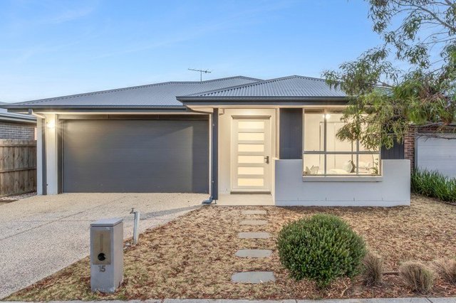 15 Senna Circuit, VIC 3226