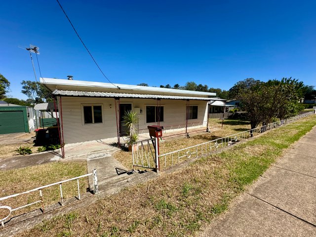 2 Blackett Avenue, NSW 2594
