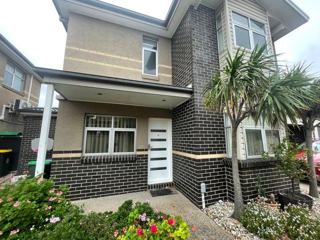 2/66 Civic Pde, VIC 3018