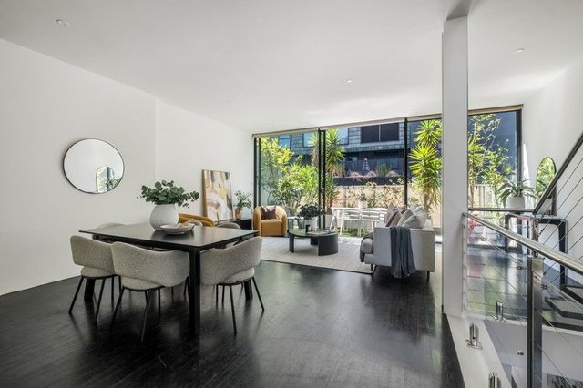 33 Hinton Lane, VIC 3181