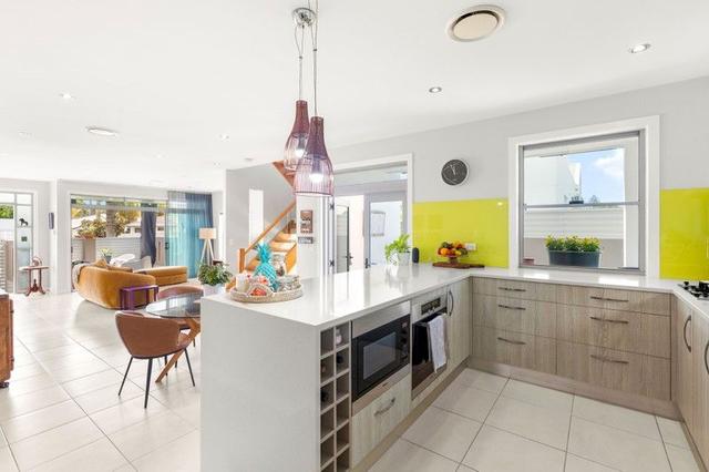 1/4 Bardon Avenue, QLD 4220