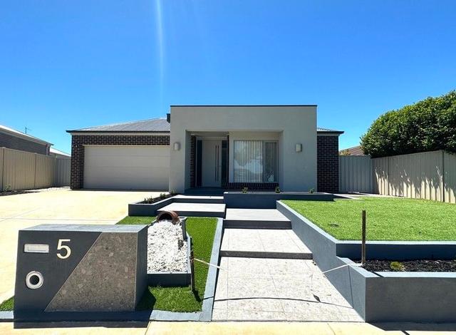 5 Malmsbury Crescent, VIC 3631