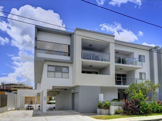 8 4-6 Lockhart Street, QLD 4102