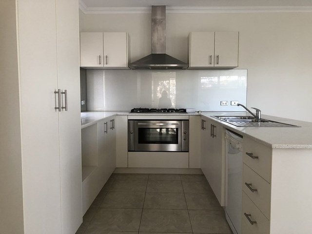 2/23 Crocker Way, WA 6018