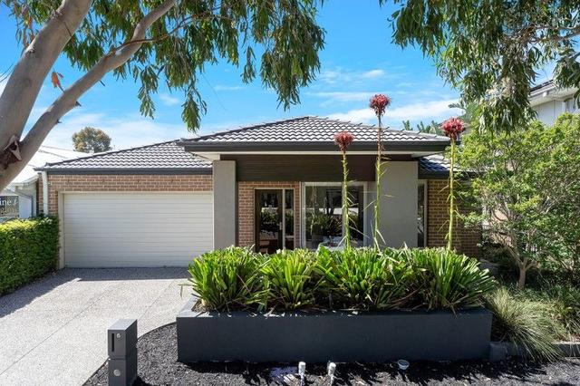 6 Whitfield Crescent, VIC 3064