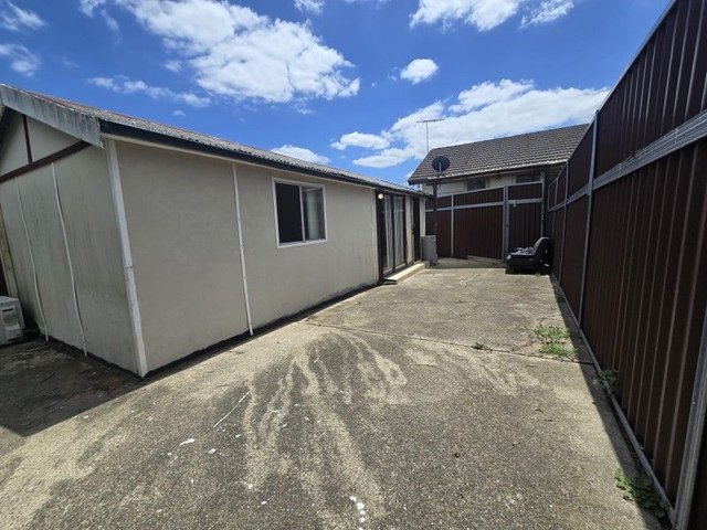 8A Grainger Avenue, NSW 2170