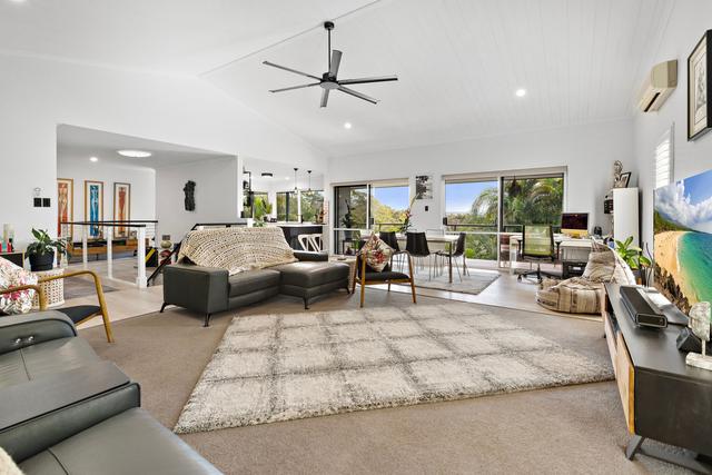 16 Warana Street, QLD 4567
