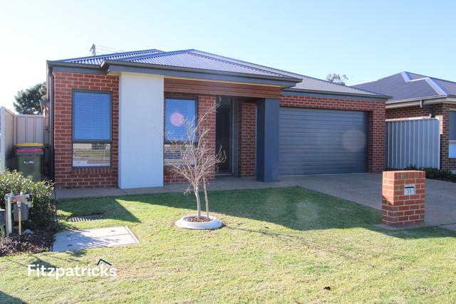 8B Peacock Street, NSW 2650