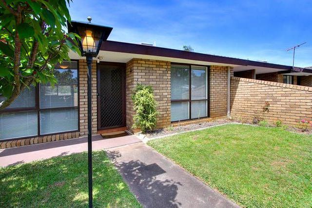 2/16 Shirlow Avenue, VIC 3941