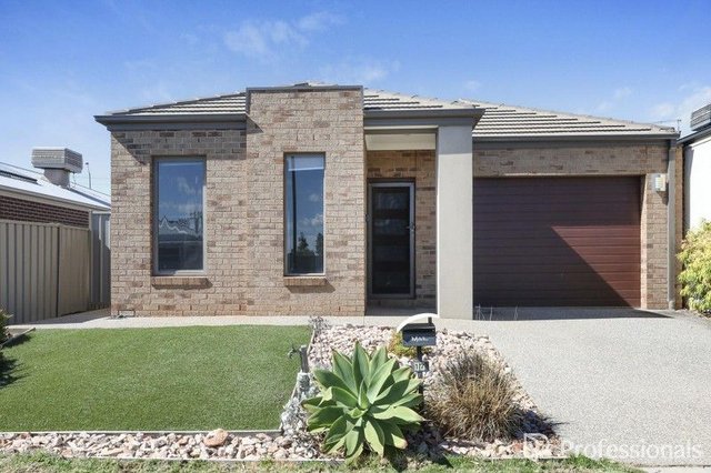 17 Orton Crescent, VIC 3340